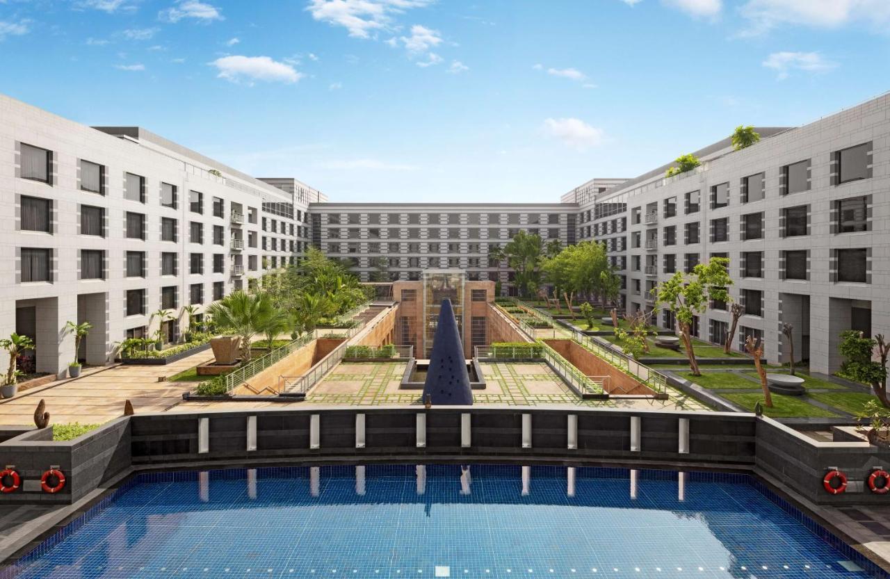 Grand Hyatt Mumbai Hotel And Residences Exterior foto The campus of the University of Electronic Science and Technology of China